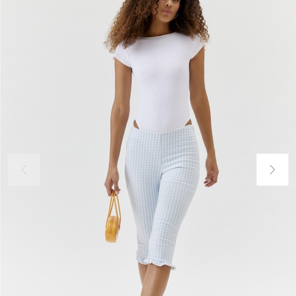 ISO UO Elle Gingham Ruffle Capri Pant size 8